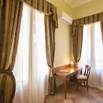 Palazzo Raho 게스트하우스 4*