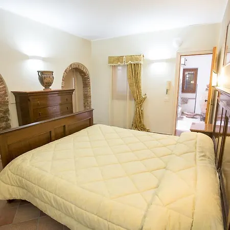 Affittacamere Palazzo Raho 4*