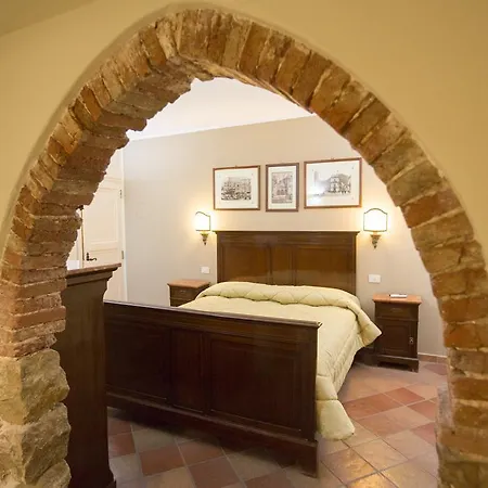 بيت ضيافة Palazzo Raho 4*