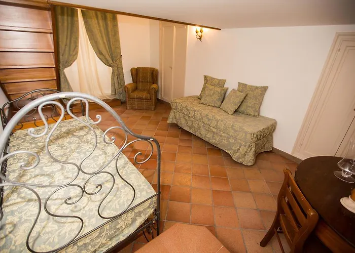 Palazzo Raho 4* تْشيفالو