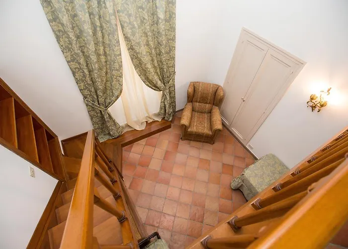 Palazzo Raho تْشيفالو