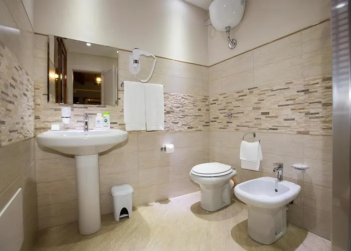 Palazzo Raho تْشيفالو