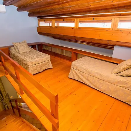 Palazzo Raho Konukevi 4*