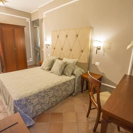 Palazzo Raho Konukevi 4*