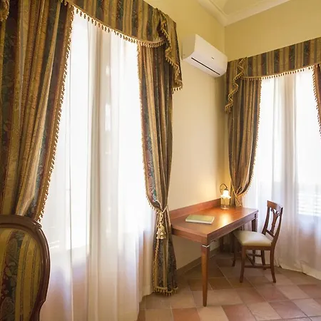 Palazzo Raho Konukevi 4*