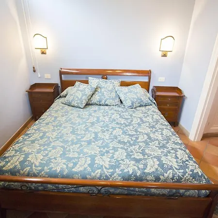 בית הארחה Palazzo Raho צ'פאלו