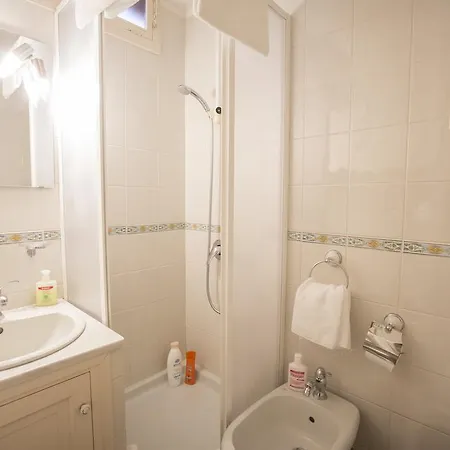 Konukevi Palazzo Raho 4*